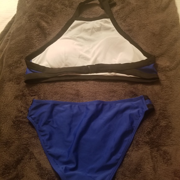 bikini - Picture 2 of 2